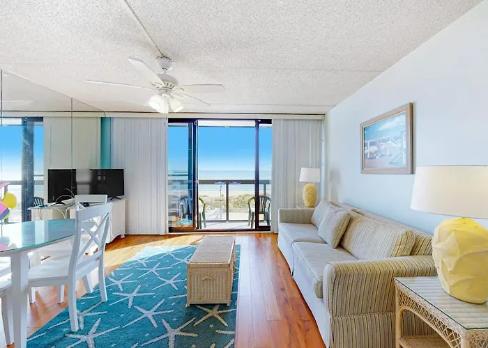 Joyful Beachfront With Balcony Pools Gym Game & Ac Holiday home *