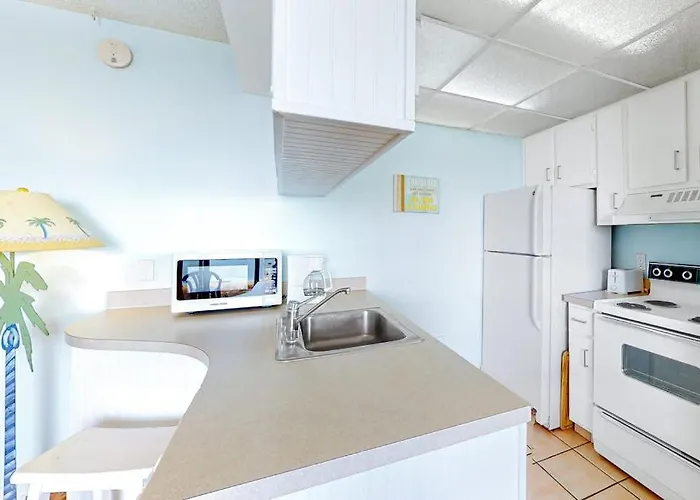 Joyful Beachfront With Balcony Pools Gym Game & Ac Holiday home Ocean City